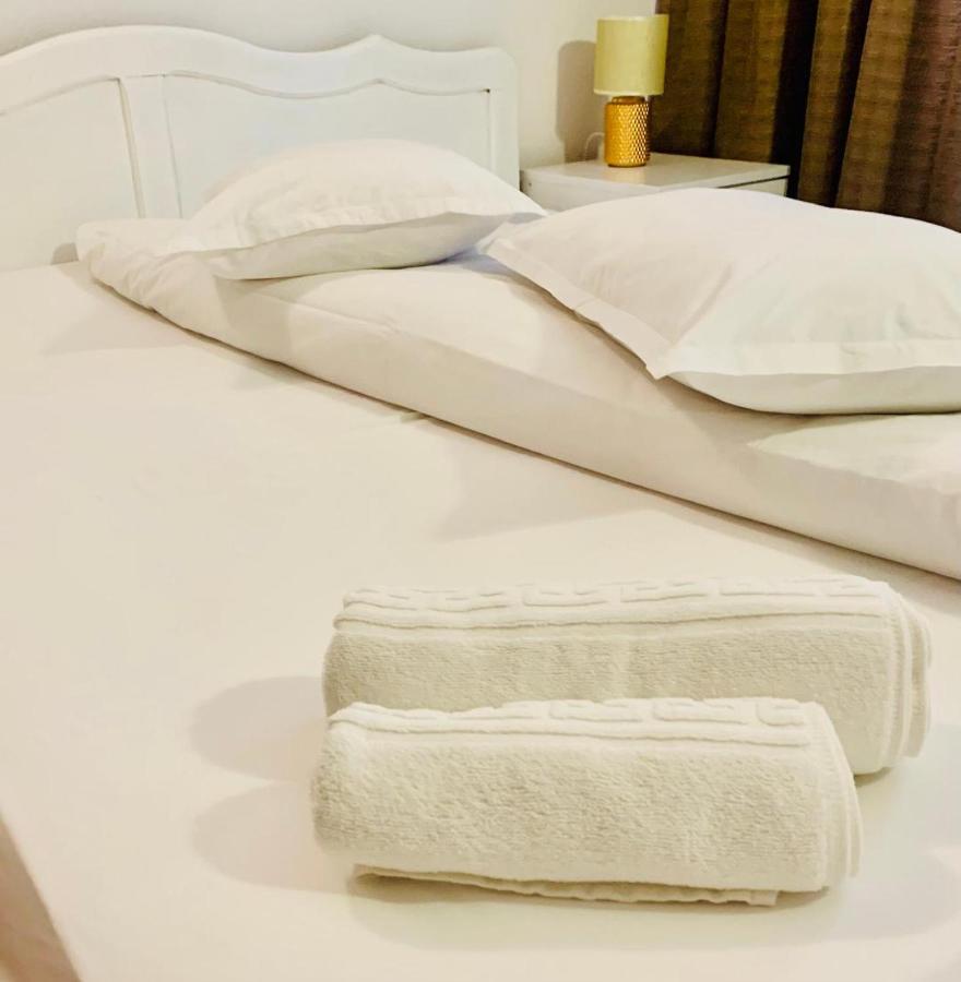 Hotel Green House Craiova Esterno foto