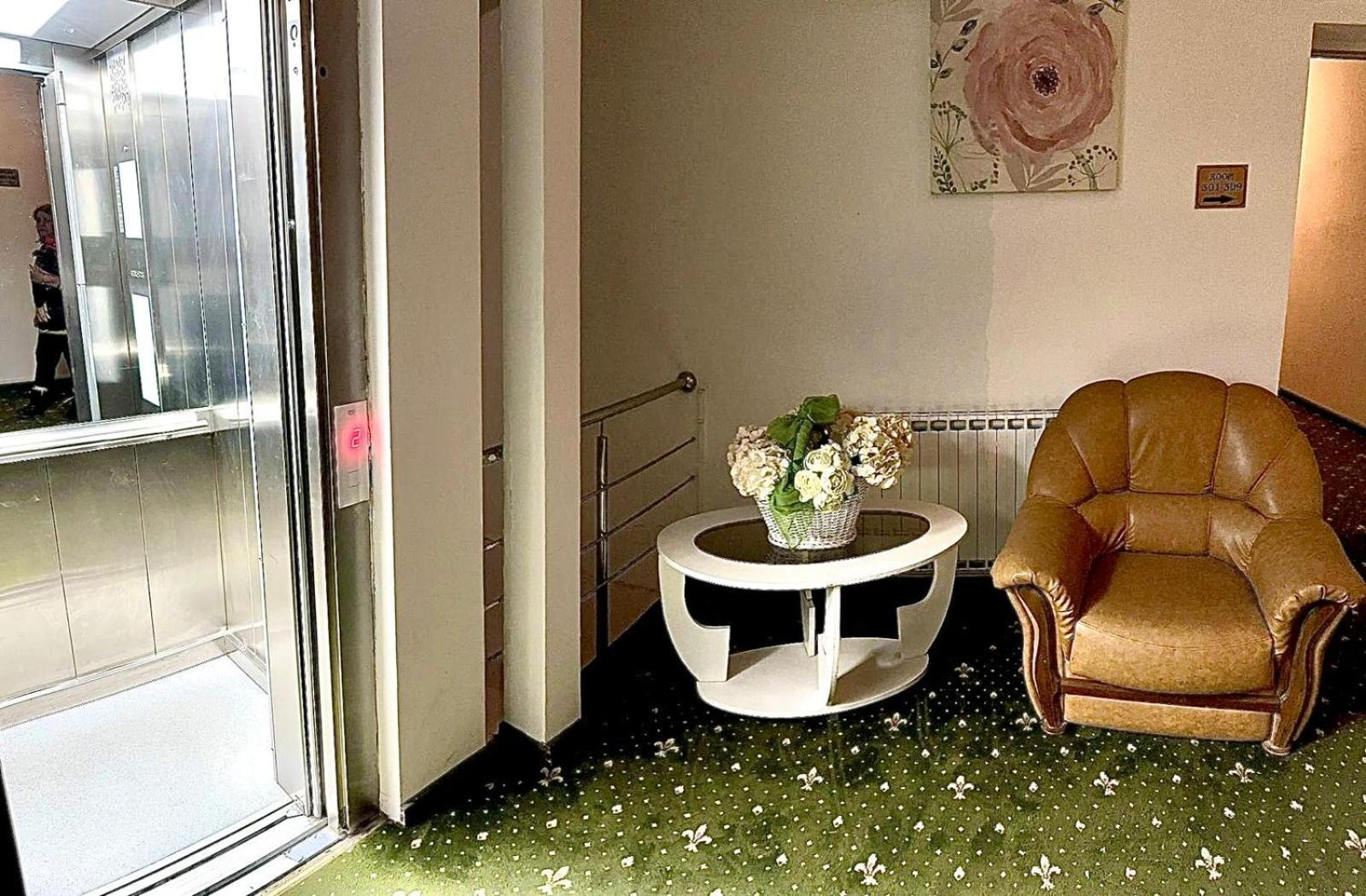 Hotel Green House Craiova Esterno foto