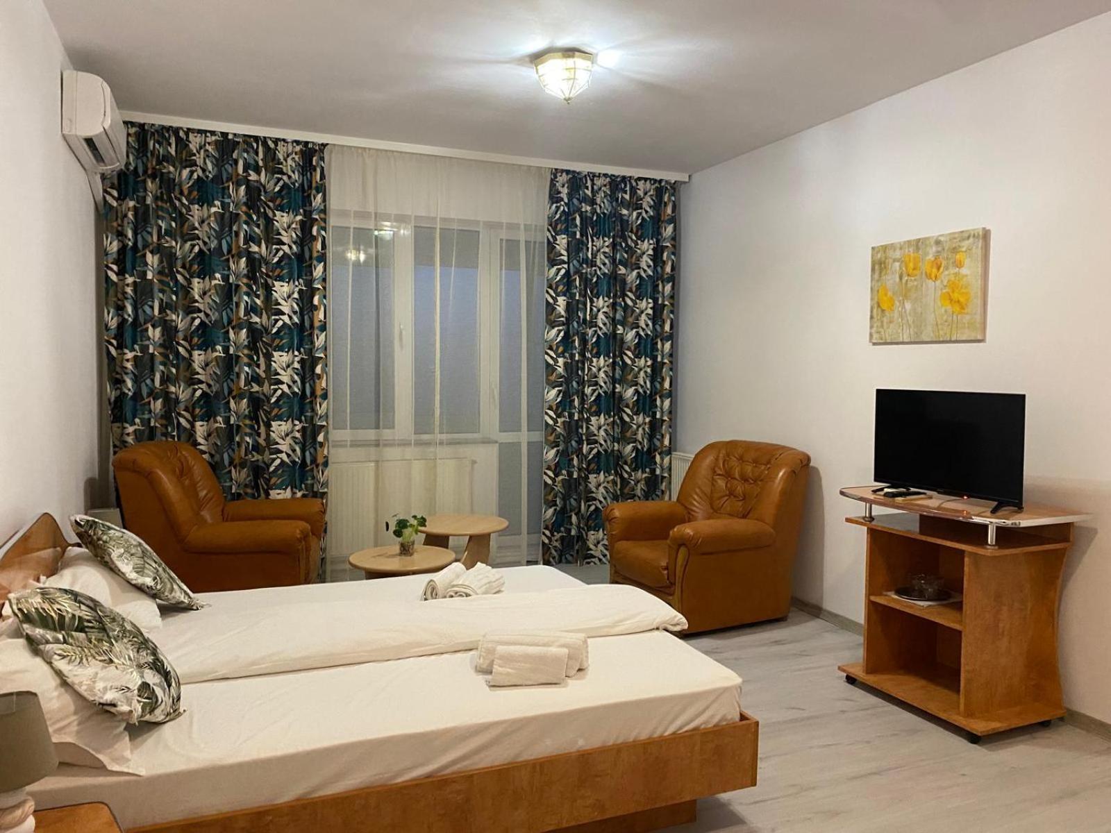 Hotel Green House Craiova Esterno foto