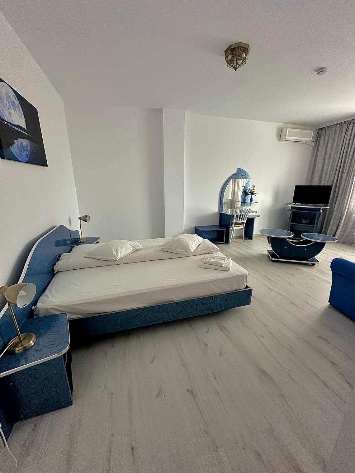 Hotel Green House Craiova Esterno foto