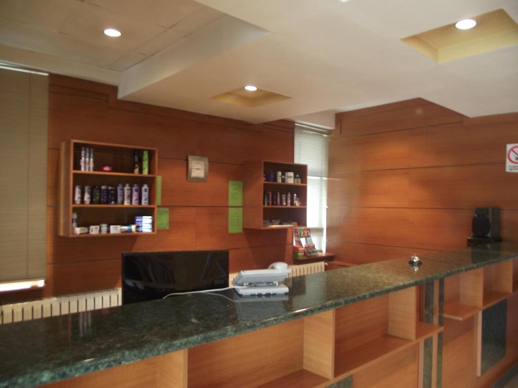 Hotel Green House Craiova Esterno foto
